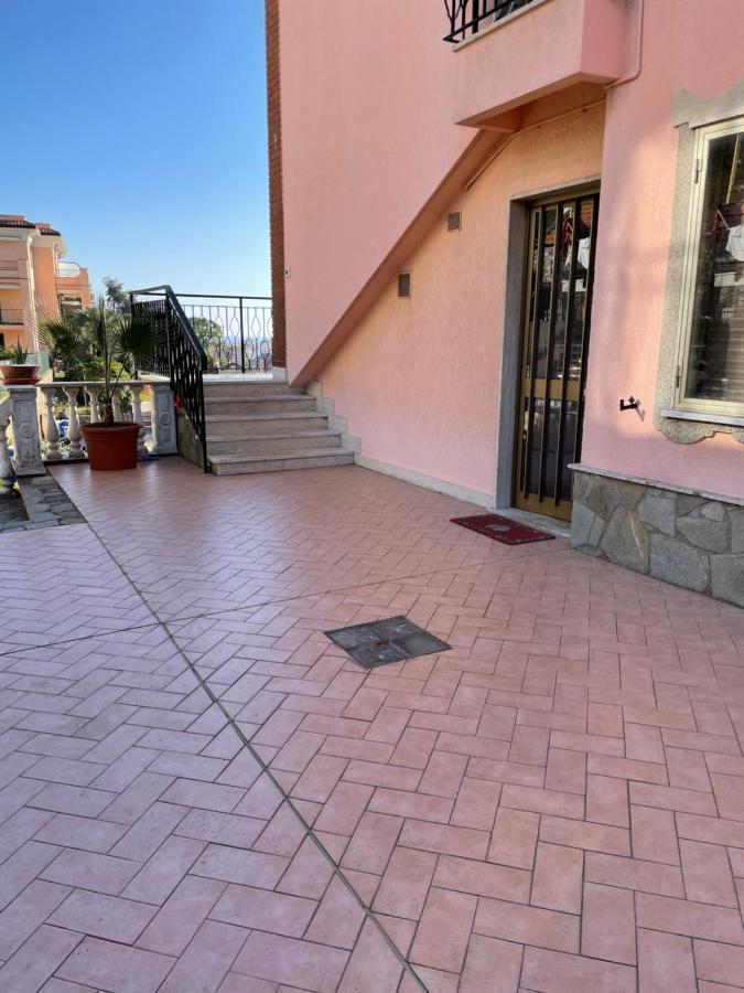 Apartment Aurora & Nicole Ideal Per Biker Con Terazza Vista Mare Parcheggio E Wi-Fi Gratuiti Pietra Ligure Exterior foto