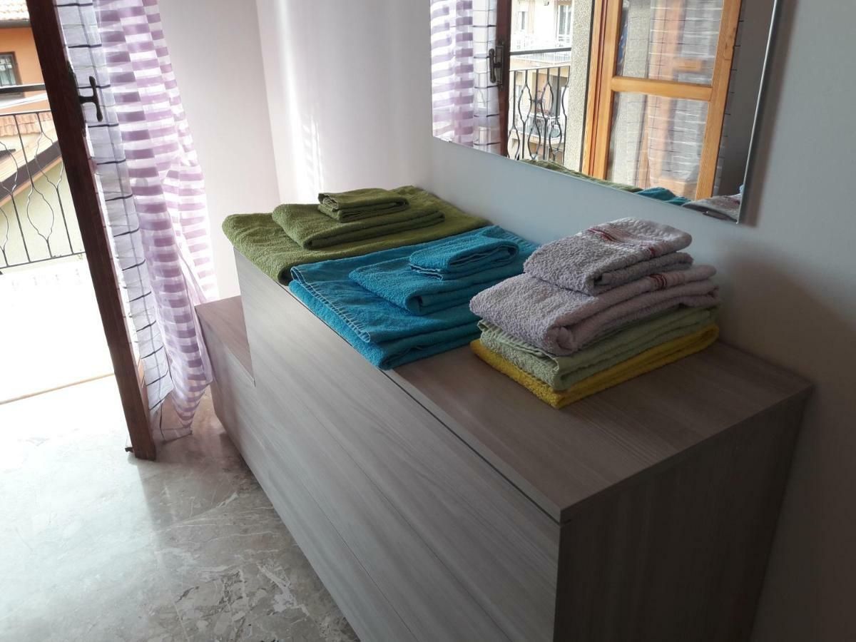 Apartment Aurora & Nicole Ideal Per Biker Con Terazza Vista Mare Parcheggio E Wi-Fi Gratuiti Pietra Ligure Exterior foto
